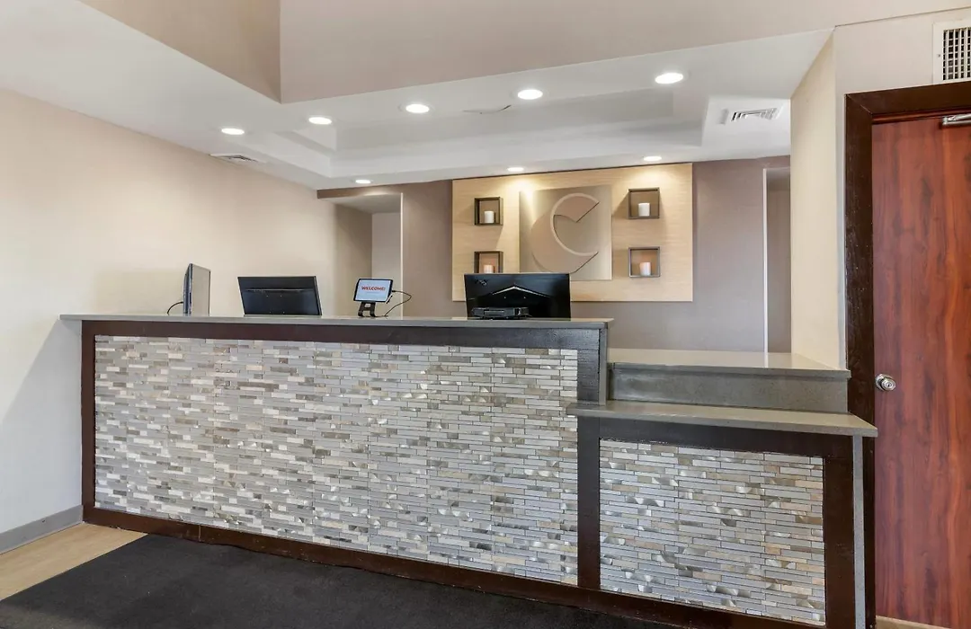 Comfort Inn Manchester Airport-1