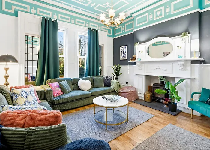 Victorian Elegance At Kingscliffe, Sleeps 17